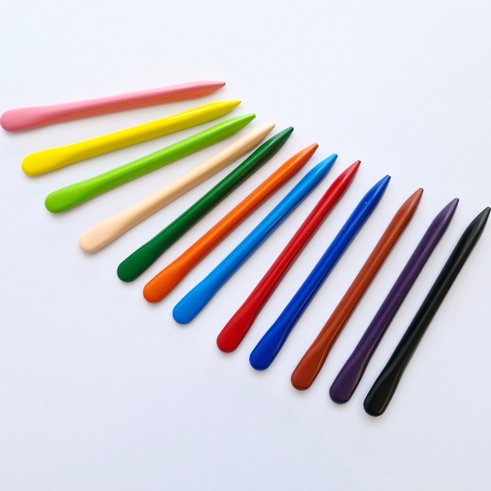 باستيل فانتاستيك 12 لونًا