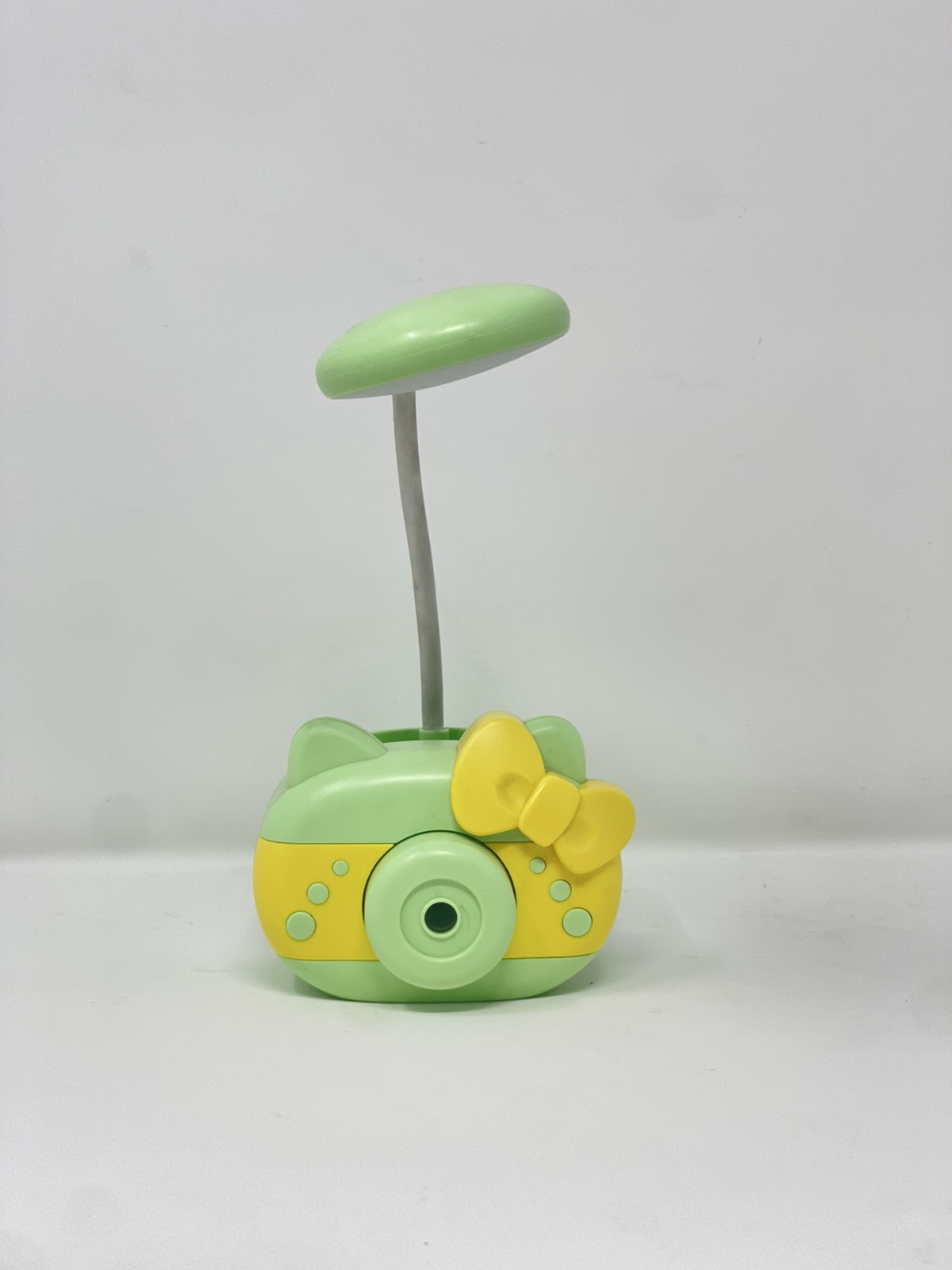 مصباح ليلي LED 3 في 1 مع حامل ومبراة color option