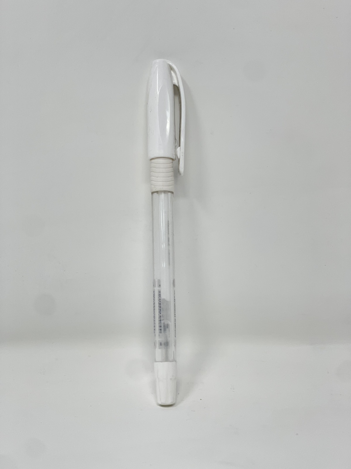 قلم جاف أبيض color option