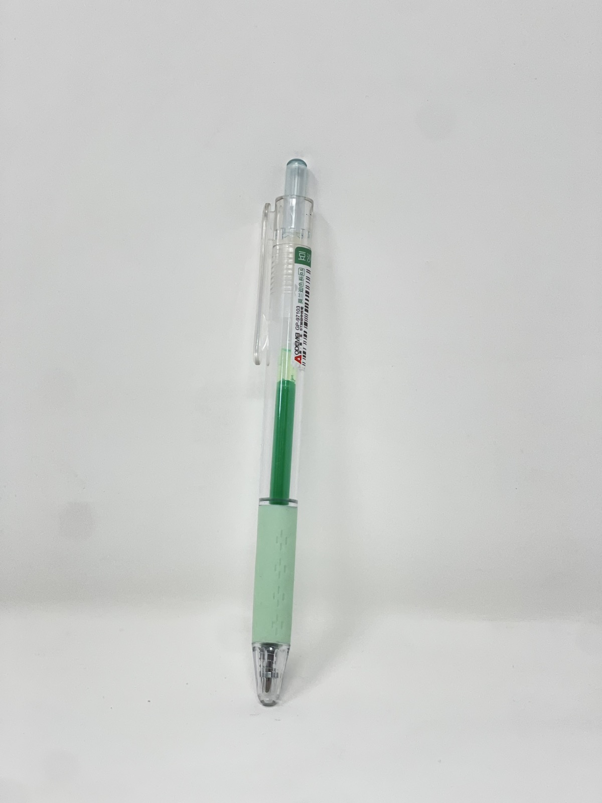 قلم جاف متعدد الألوان