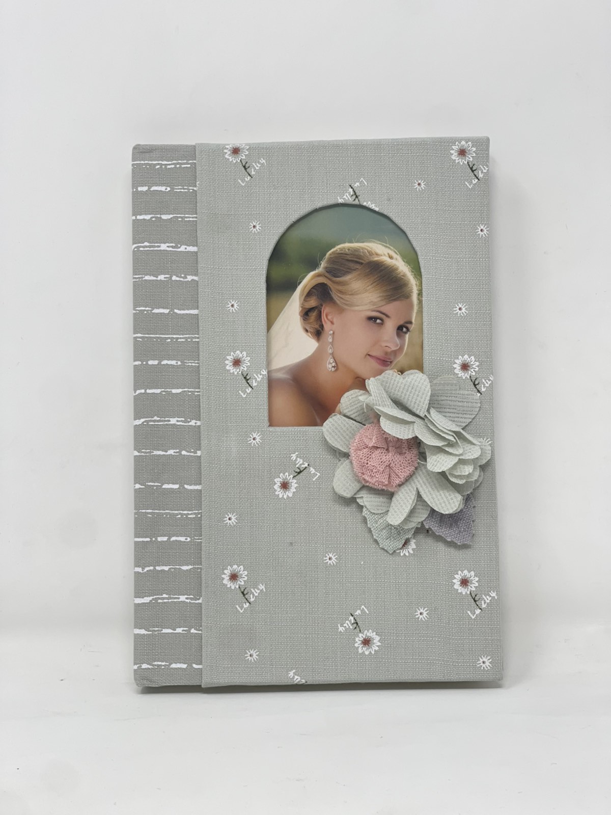 دەفتەری کچانەی ڕۆژانە 142 پەڕ color option