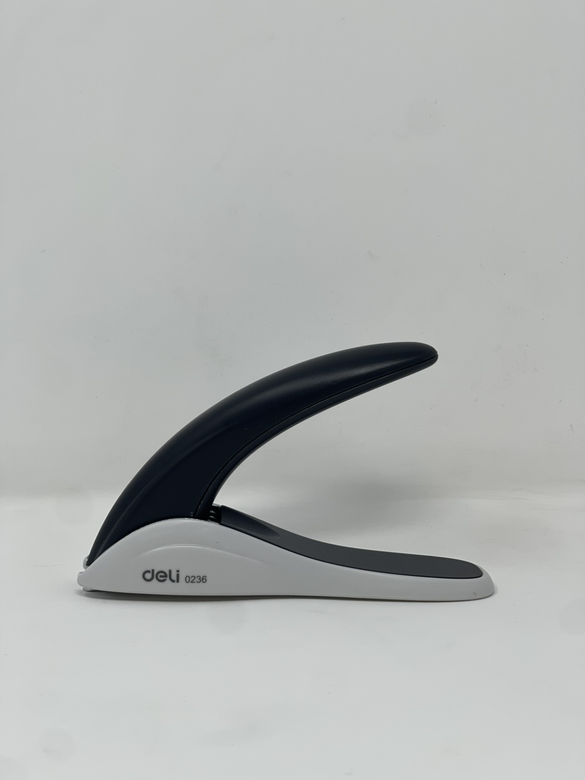 Deli Heavy Duty Staple Remover color option