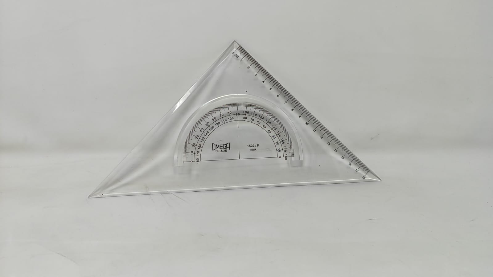 مسطرة المثلث