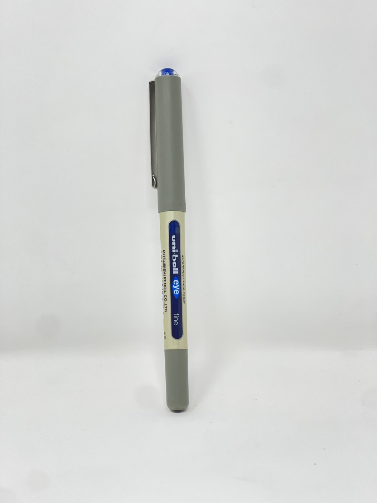 يوني بول قلم حبر جاف UB-157 من اي اي