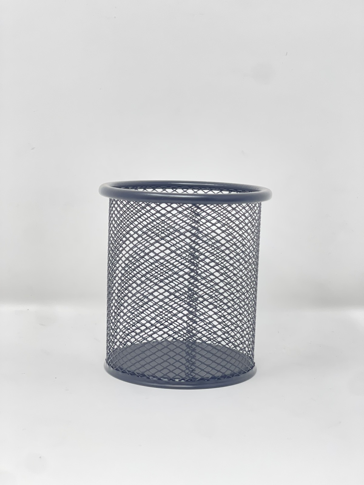 حامل أقلام شبكي معدني