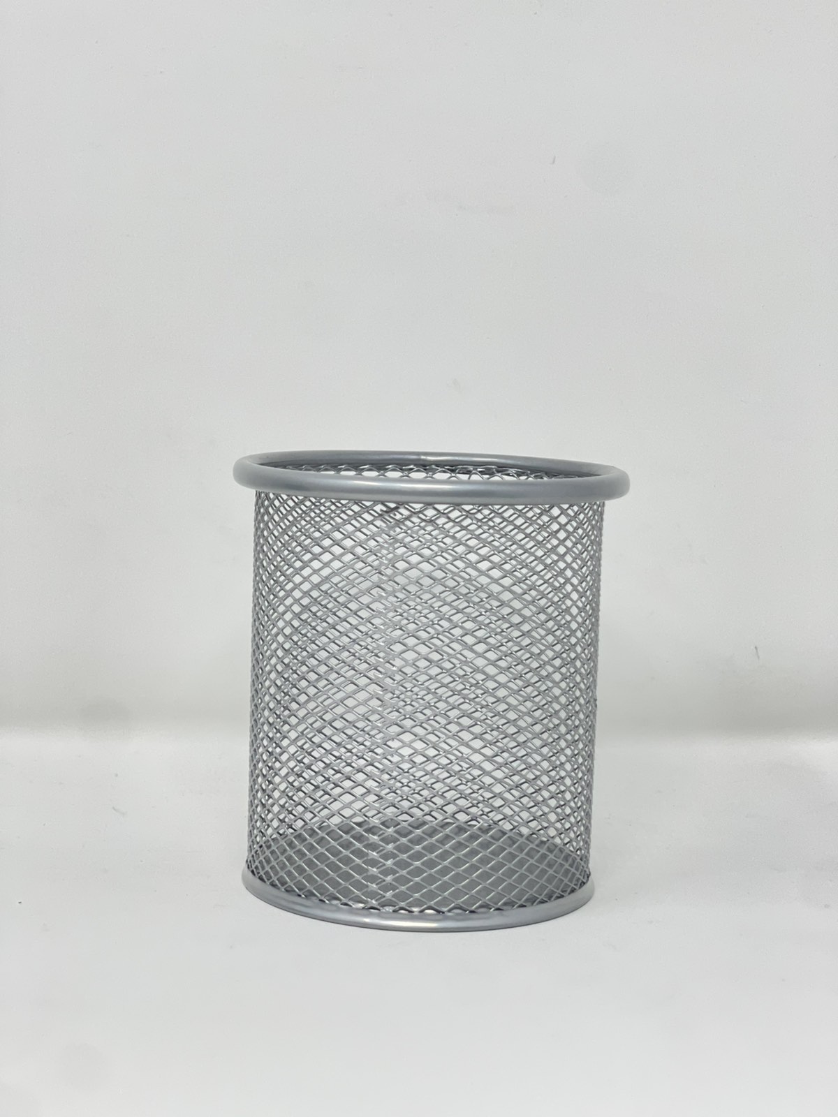 حامل أقلام شبكي معدني color option