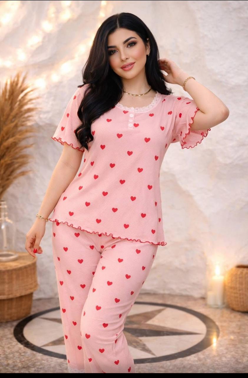 Women’s Heart Print Lounge Set with Short Sleeve Top and Slim Fit Pants
