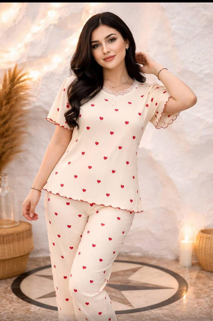 Women’s Heart Print Lounge Set with Short Sleeve Top and Slim Fit Pants