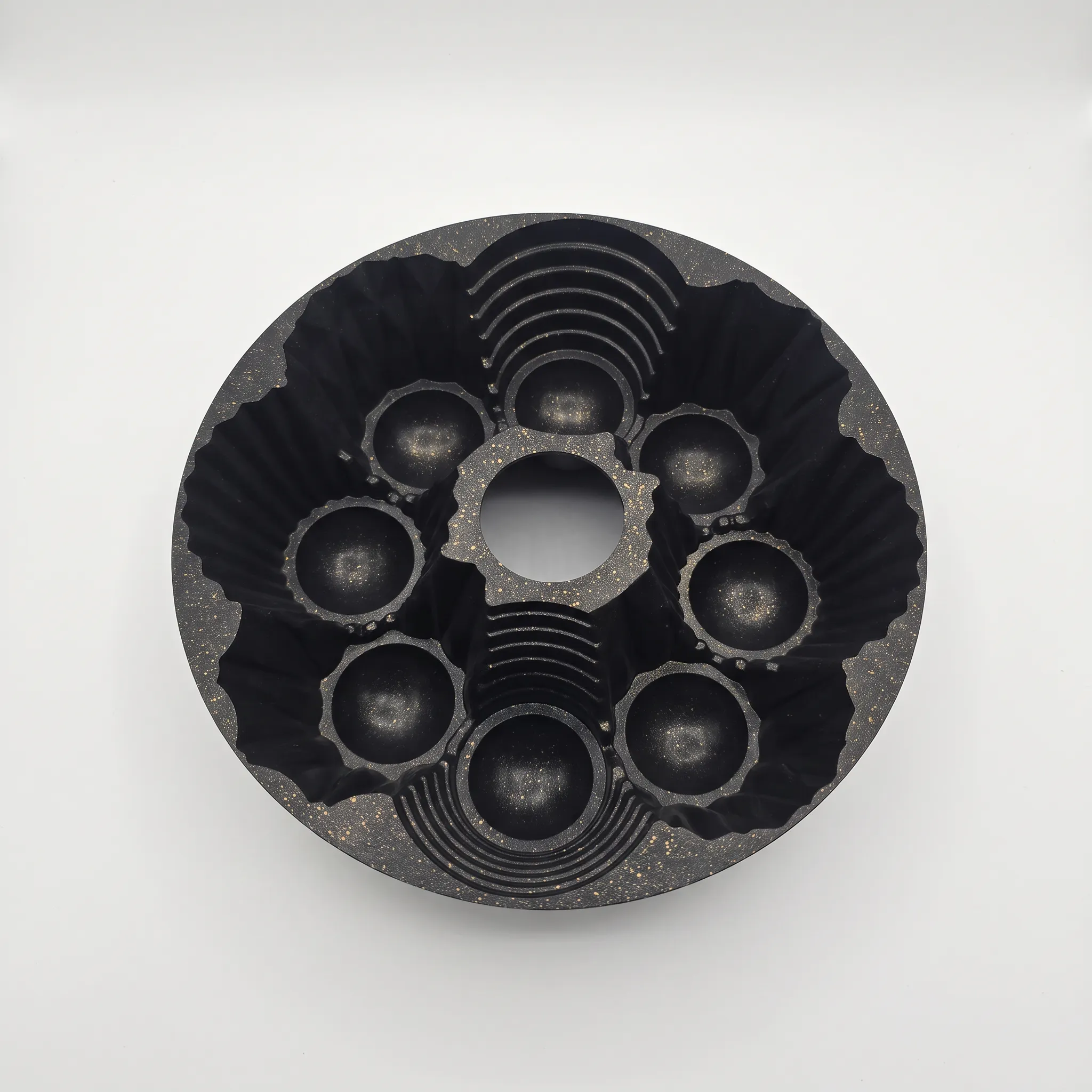 Glass-Shaped Cake Mold – Black color option